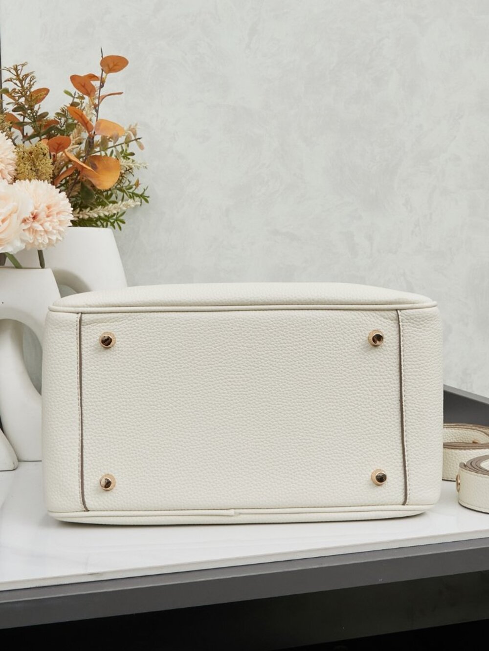 Classic Hermes Bags: A Stylish and Versatile Choice for Elegance - Picture 5 of 6